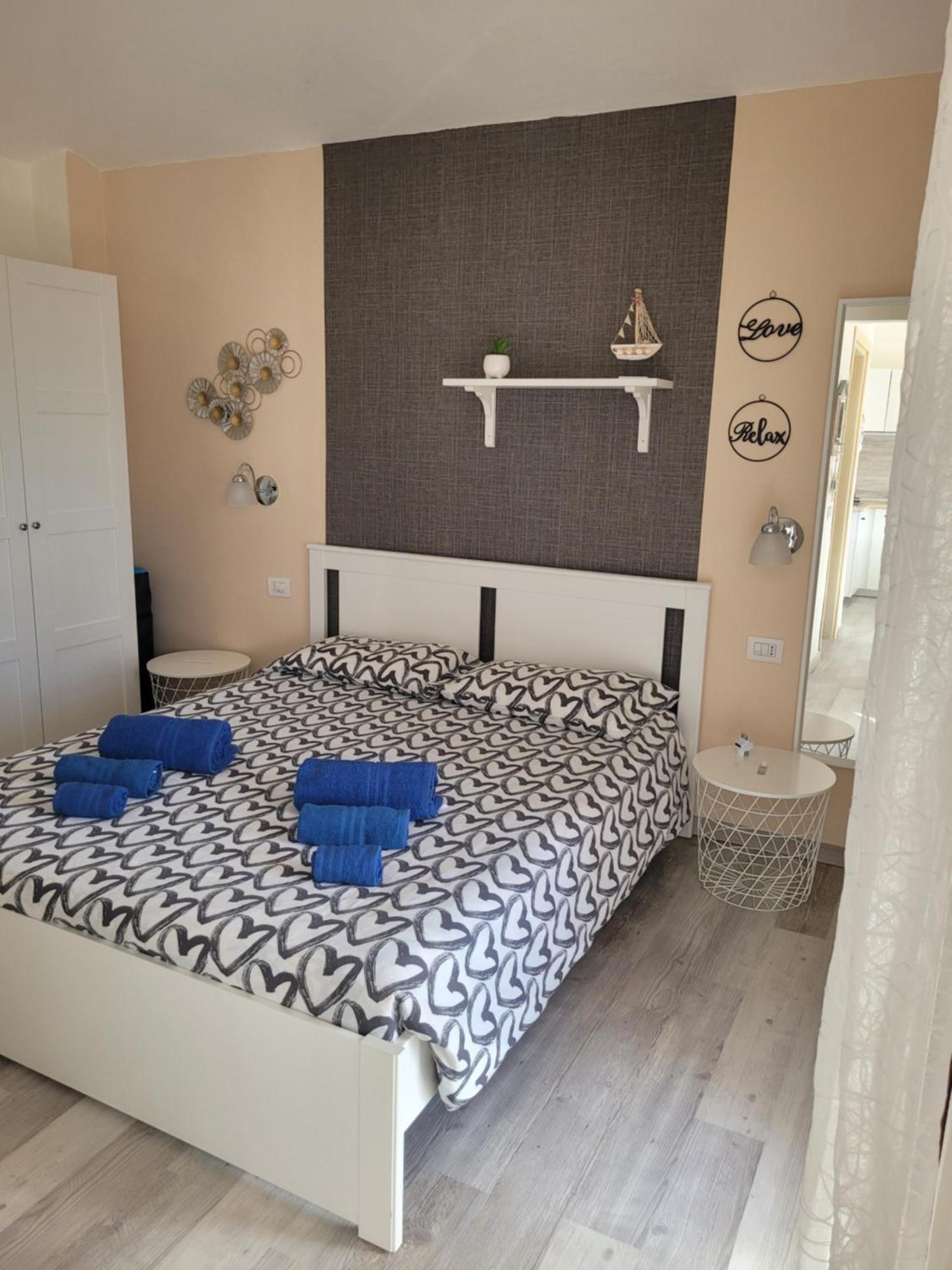 Surf House Mirice Daire Vignola Mare Dış mekan fotoğraf