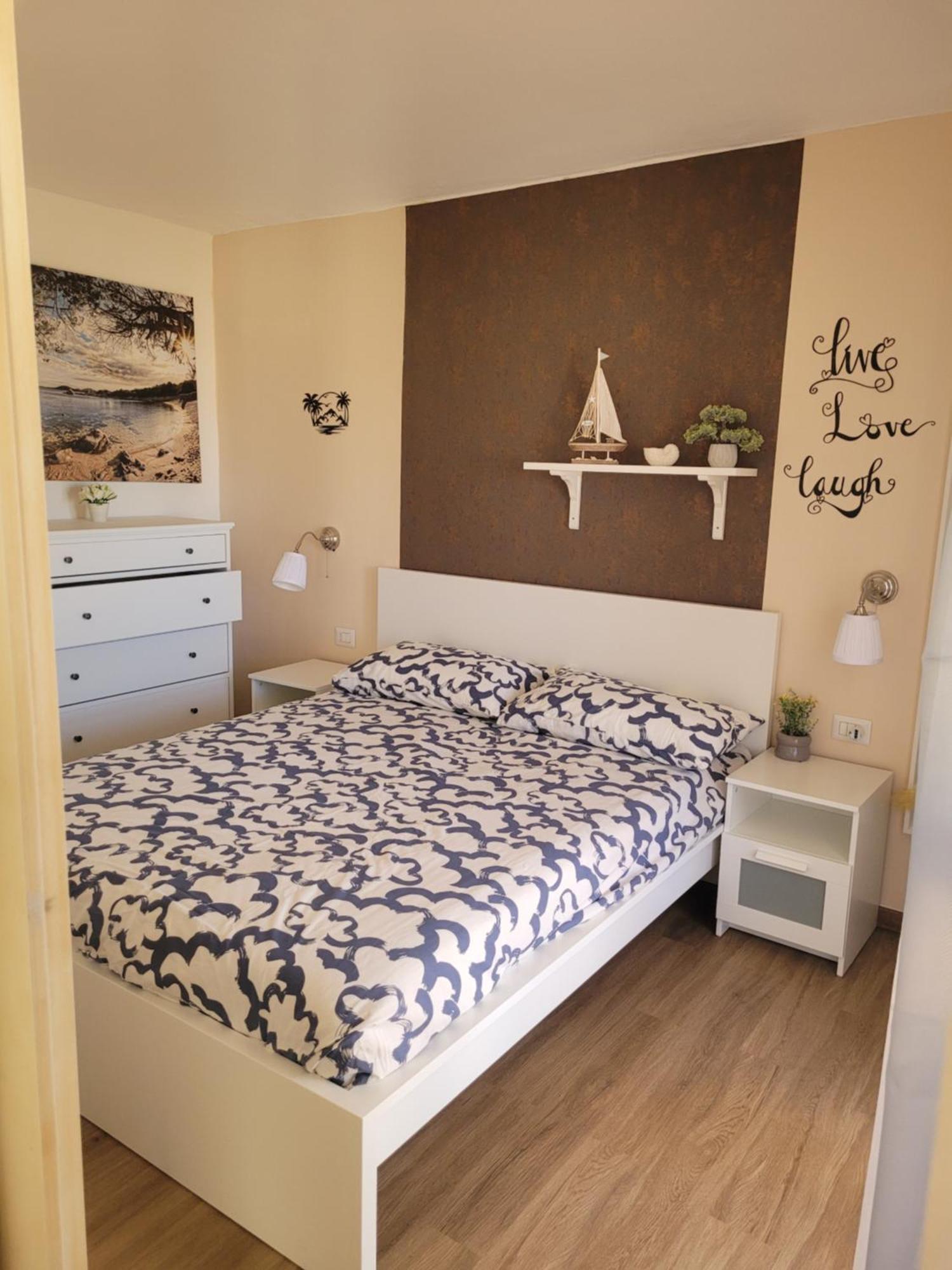 Surf House Mirice Daire Vignola Mare Dış mekan fotoğraf